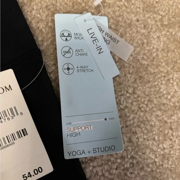 Zelle NWT Black Leggings - Picture 6 of 6